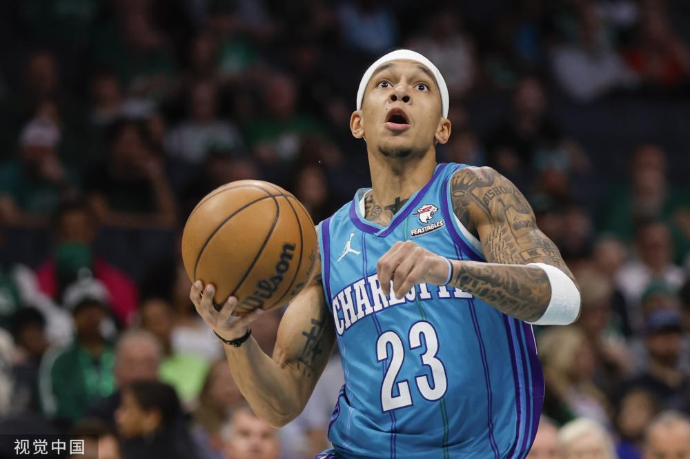 大小王对轰！杜兰特造东契奇犯规两罚全中 詹姆斯造火箭犯规两罚回应（双王对飙！杜兰特造成东契奇犯规两罚全中，詹姆斯面对火箭造犯规两罚回敬）